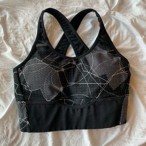 Under armor cross cross back sports bra size XS
